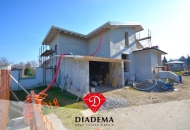 Villa Bifamiliare in Vendita a Caronno Varesino