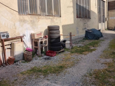 ufficio in affitto a Montale in zona Stazione