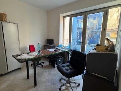ufficio in vendita a Palermo in zona Politeama