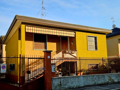 casa indipendente in vendita a Melzo