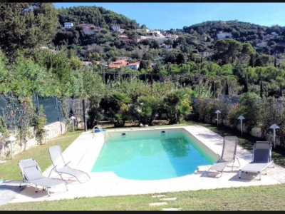 casa indipendente in vendita a Livorno in zona Montenero