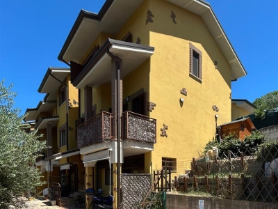 casa indipendente in vendita a San Vito Chietino in zona Marina di San Vito