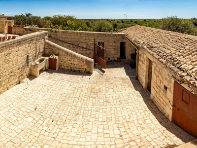 casa indipendente in vendita a Modica in zona Frigintini