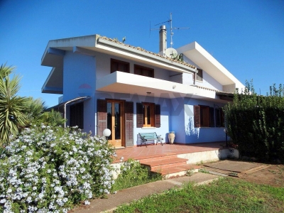 casa indipendente in vendita a Ragusa in zona Marina