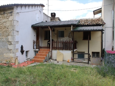 casa indipendente in vendita a Caramanico Terme in zona Sant'Elia