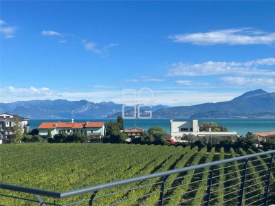 appartamento in vendita a Peschiera del Garda in zona San Benedetto di Lugana