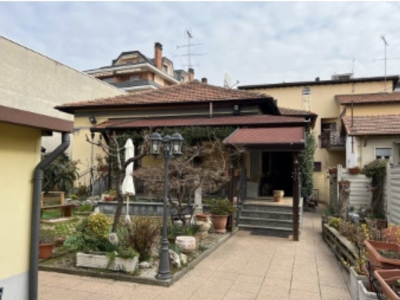 casa indipendente in vendita a Busto Arsizio