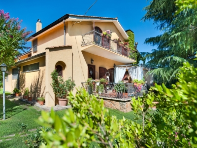 casa indipendente in vendita a Grottaferrata
