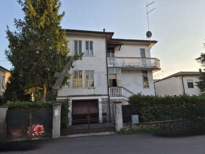 casa indipendente in vendita a Rovigo in zona Centro Storico