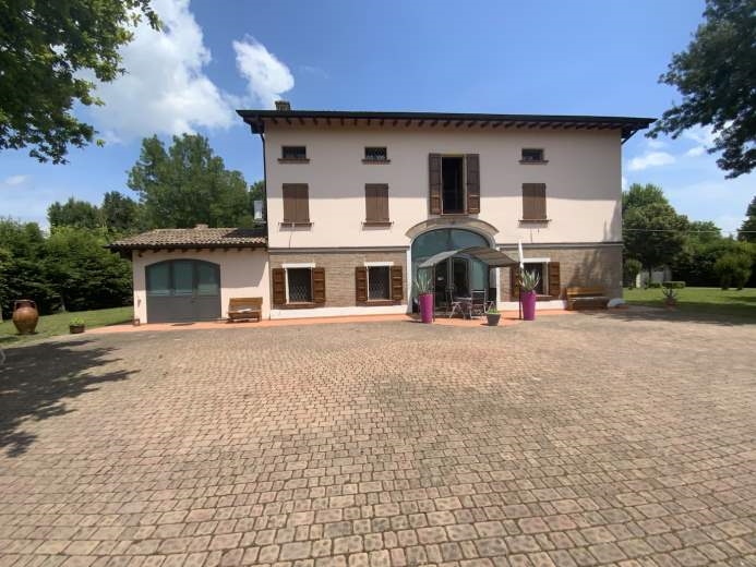 Villa in Vendita a Carpi