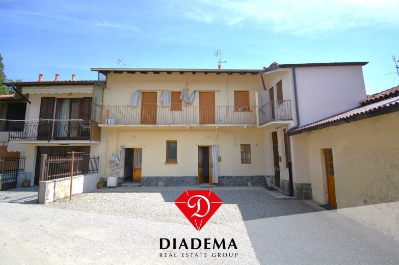 Appartamento in vendita a Albizzate, 3 locali, prezzo € 82.000 | CambioCasa.it