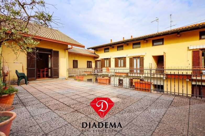 Soluzione Semindipendente in vendita a Besnate, 5 locali, prezzo € 209.000 | CambioCasa.it