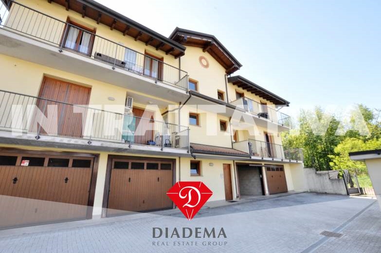 Attico / Mansarda in vendita a Besnate, 2 locali, prezzo € 138.000 | CambioCasa.it