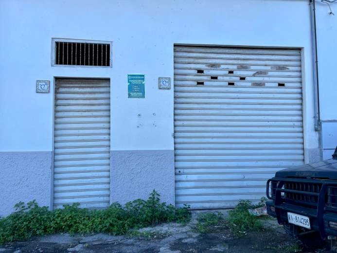 Magazzino in Vendita a Santo Stefano di Camastra
