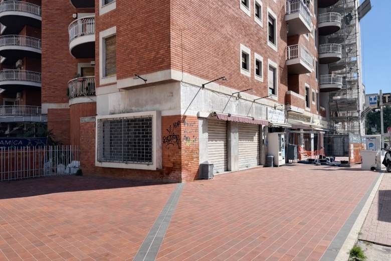 Negozio / Locale in Affitto -  a Palermo