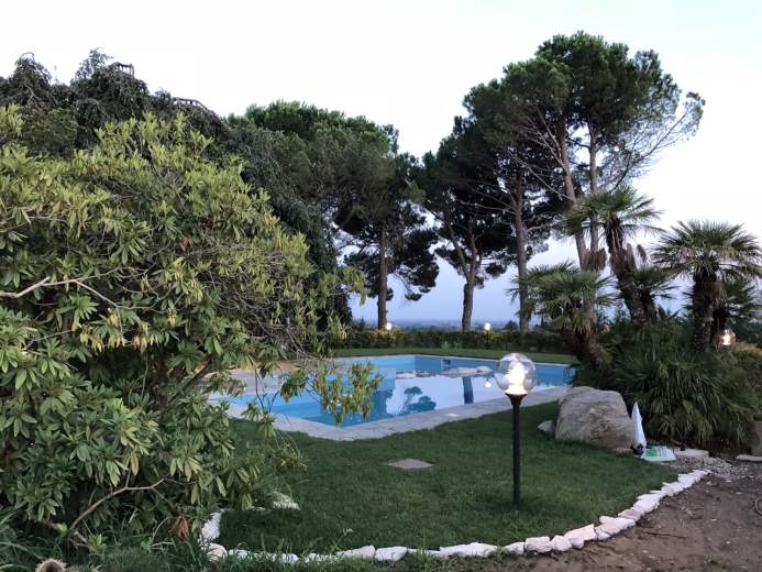 Appartamento in vendita a Casatenovo, 5 locali, zona Località: Monticello, Trattative riservate | CambioCasa.it