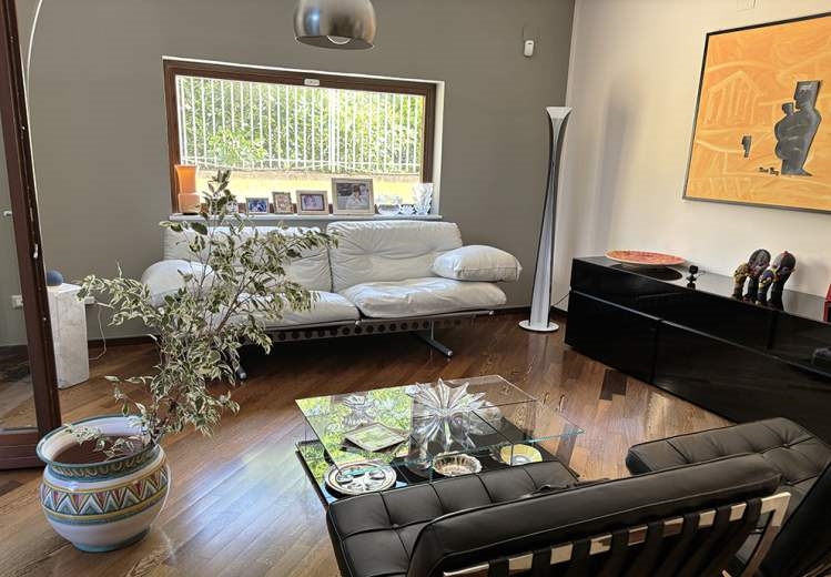 Villa a Schiera in vendita a Caserta, 7 locali, zona Zona: Briano, prezzo € 760.000 | CambioCasa.it