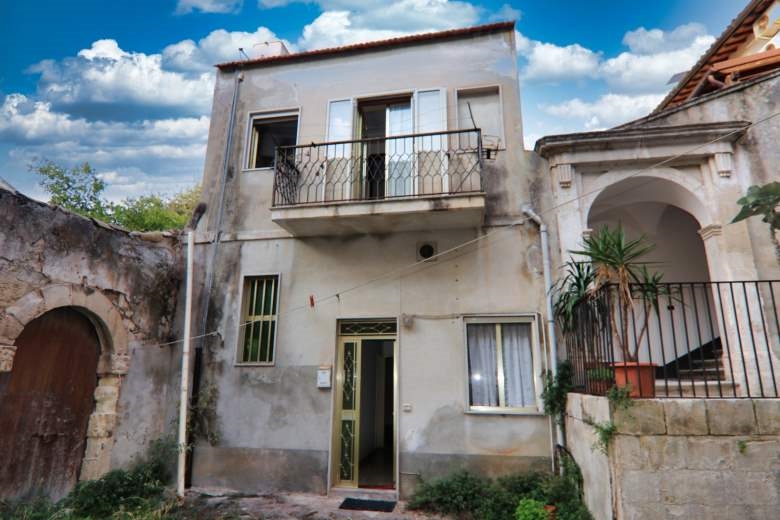 Appartamento in vendita a Scicli, 3 locali, prezzo € 95.000 | CambioCasa.it