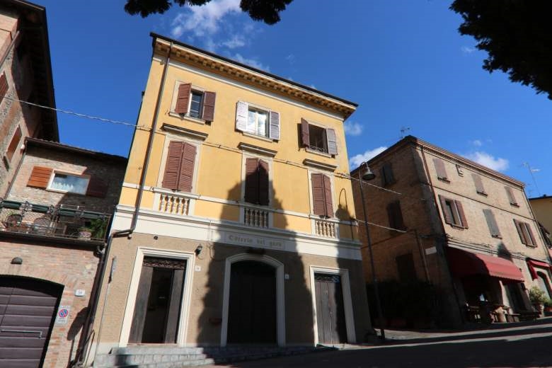 Ristorante / Pizzeria / Trattoria in Vendita a Castelvetro di Modena