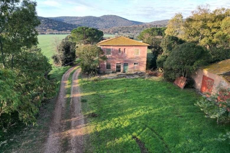 Rustico / Casale in vendita a Magliano in Toscana, 5 locali, zona Località: via Pantella, prezzo € 1.500.000 | CambioCasa.it