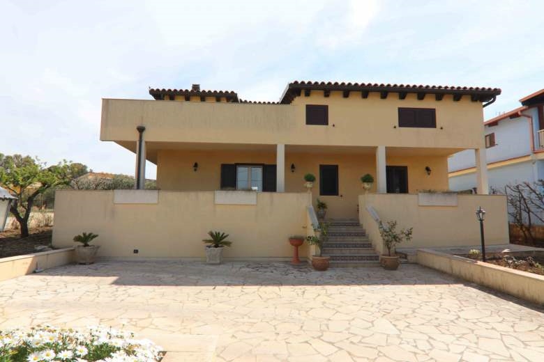 Villa in vendita a Ragusa, 5 locali, prezzo € 340.000 | CambioCasa.it