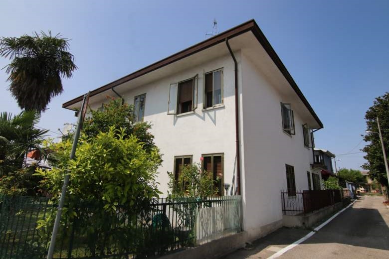 Appartamento in vendita a Padova, 5 locali, zona Zona: 4 . Sud-Est (S.Croce-S. Osvaldo, Bassanello-Voltabarozzo), prezzo € 170.000 | CambioCasa.it