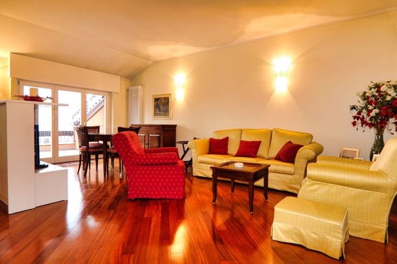 Appartamento in vendita a Desenzano del Garda, 2 locali, prezzo € 370.000 | CambioCasa.it
