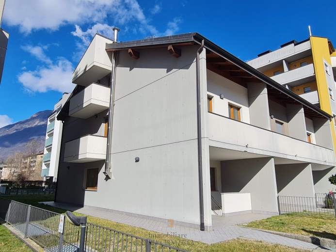 Villa a Schiera in vendita a Sondrio, 9999 locali, prezzo € 320.000 | CambioCasa.it