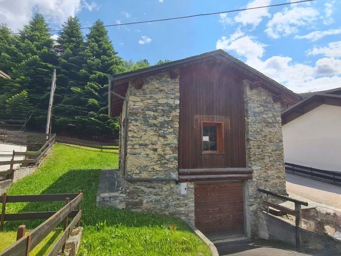 Villa in vendita a Caspoggio, 9999 locali, prezzo € 250.000 | CambioCasa.it