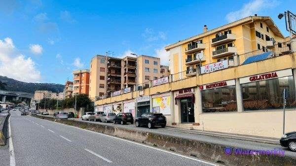 Immobile Commerciale in vendita a Messina, 9999 locali, Trattative riservate | CambioCasa.it