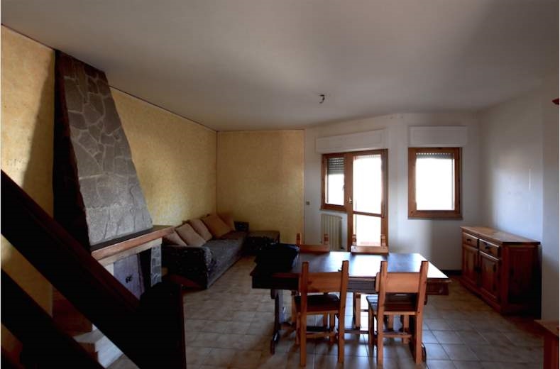 Appartamento in vendita a Monteroni d'Arbia, 5 locali, prezzo € 160.000 | CambioCasa.it