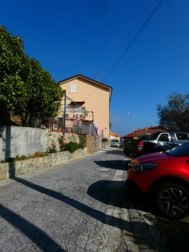 Soluzione Indipendente in vendita a Varazze, 7 locali, prezzo € 380.000 | CambioCasa.it