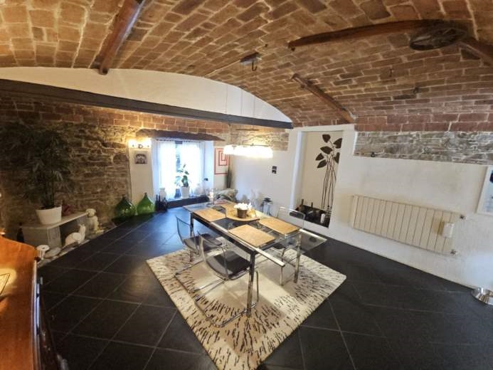 Soluzione Indipendente in vendita a Acqui Terme, 6 locali, prezzo € 200.000 | CambioCasa.it