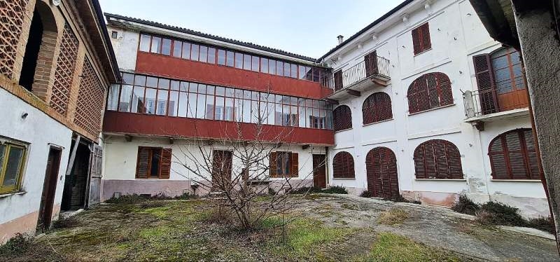Villa Tri-Quadrifamiliare in vendita a Fontanile, 15 locali, prezzo € 110.000 | CambioCasa.it