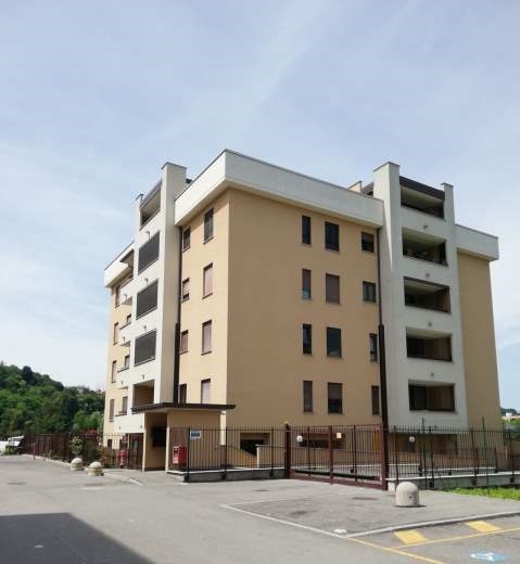 Attico / Mansarda in vendita a Como, 2 locali, zona Zona: 6 . Acquanera- Albate -Muggiò - , prezzo € 162.000 | CambioCasa.it