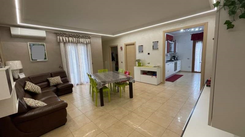 Appartamento in vendita a Ginosa, 3 locali, prezzo € 100.000 | CambioCasa.it