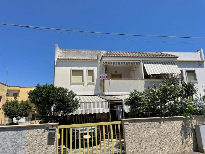 Appartamento in vendita a Ginosa, 4 locali, zona Zona: Marina di Ginosa, prezzo € 85.000 | CambioCasa.it