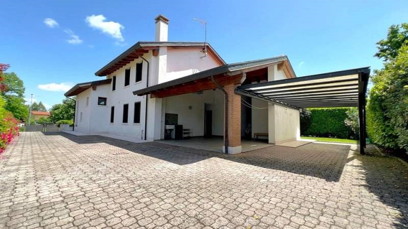Villa in Vendita a Sacile