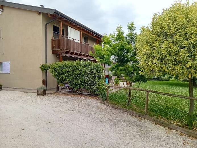 Agriturismo in Vendita a Azzano San Paolo