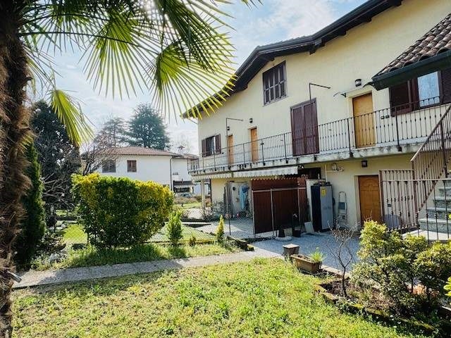 Appartamento in vendita a Valmorea, 3 locali, prezzo € 198.000 | CambioCasa.it