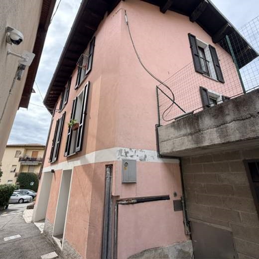 Soluzione Semindipendente in Vendita a Maslianico