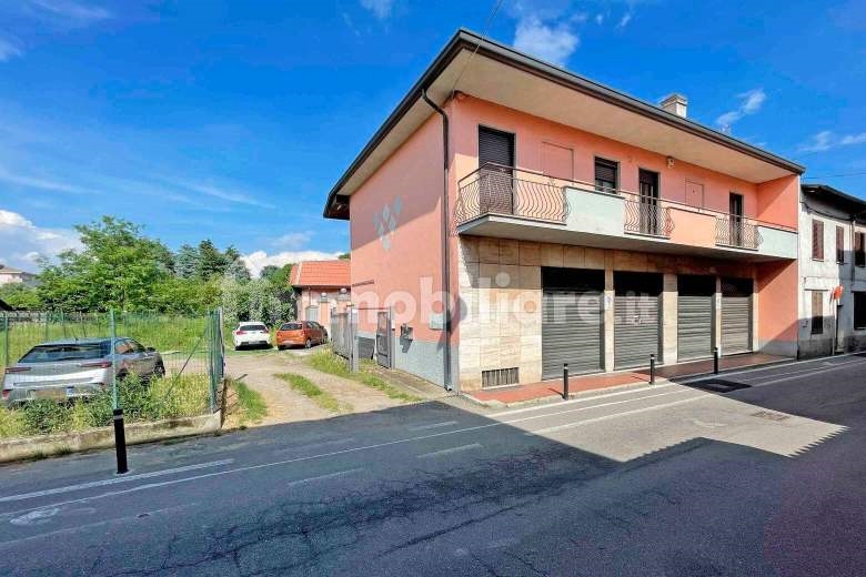 Negozio / Locale in Vendita a Cerro Maggiore