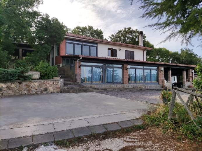 Villa in vendita a Allumiere, 4 locali, Trattative riservate | CambioCasa.it