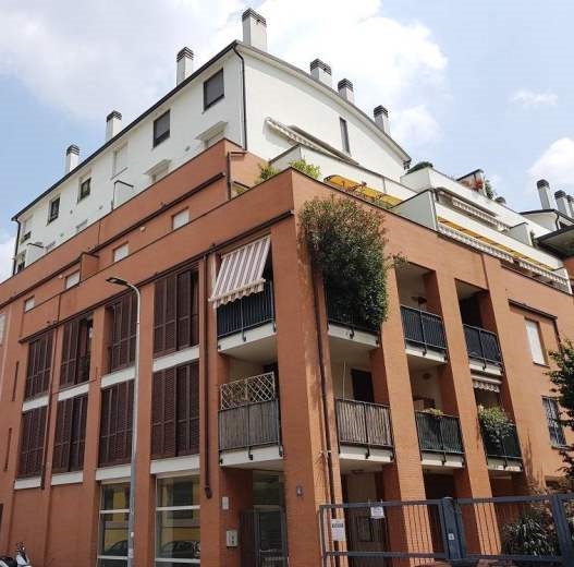 Monolocale in Affitto - 4+4 a Milano