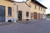 Capannone in vendita a Legnano, 4 locali, prezzo € 97.000 | PortaleAgenzieImmobiliari.it