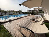Villa in vendita a Giugliano in Campania, 10 locali, zona la-Varcaturo, prezzo € 580.000 | PortaleAgenzieImmobiliari.it