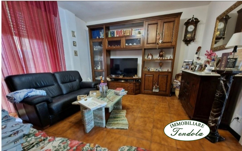 Appartamento in vendita a Ortonovo, 4 locali, prezzo € 160.000 | PortaleAgenzieImmobiliari.it