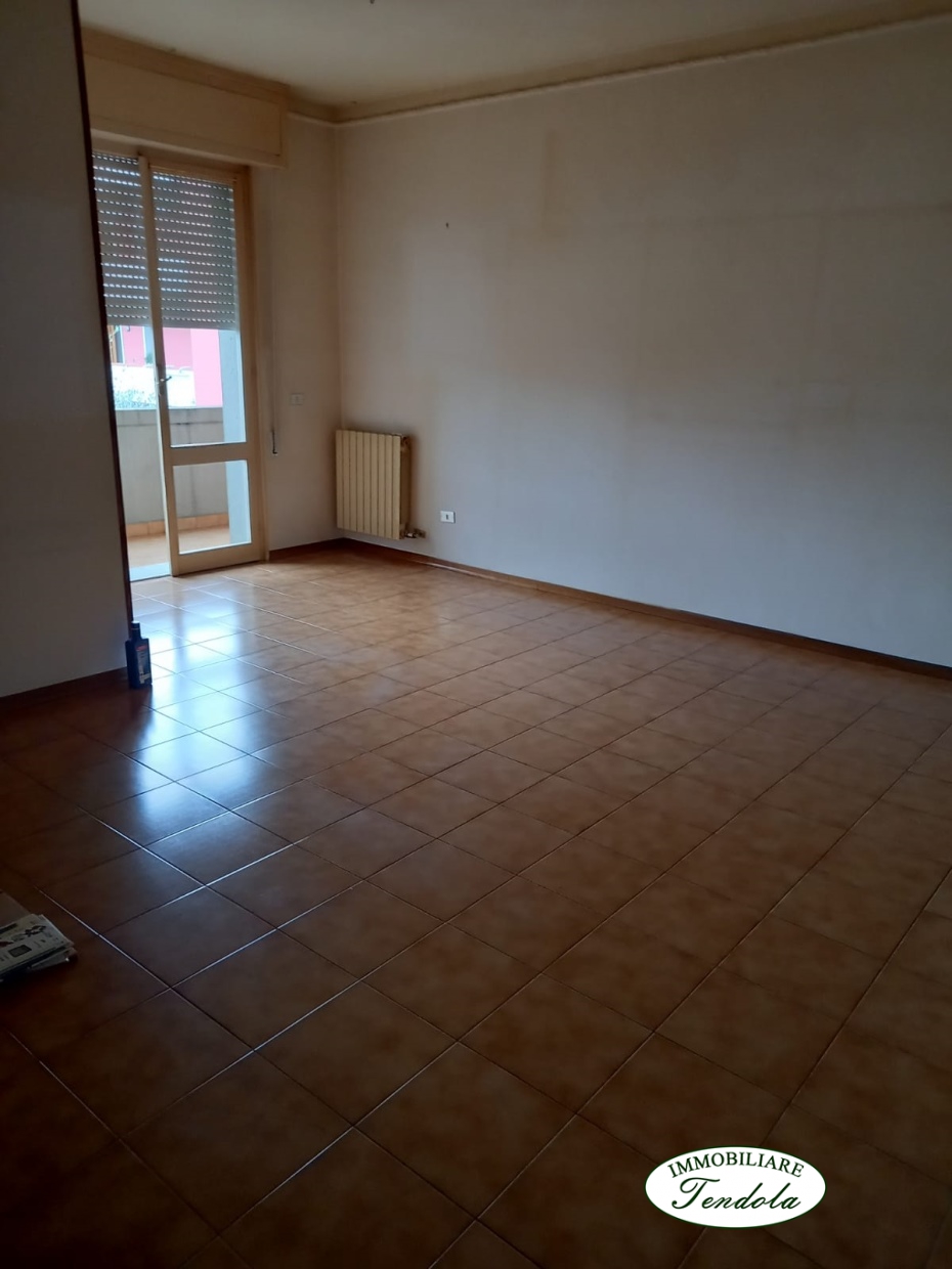 Appartamento in vendita a Ortonovo, 3 locali, prezzo € 110.000 | PortaleAgenzieImmobiliari.it