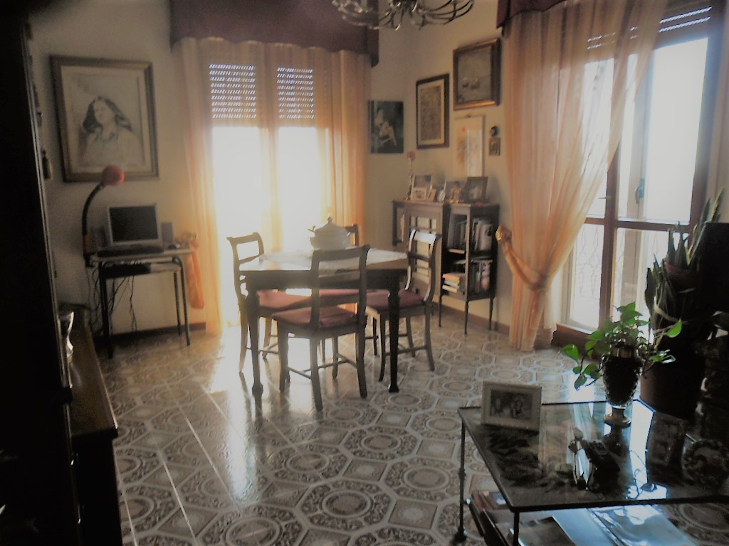 Appartamento in vendita a Castelnuovo Magra, 4 locali, prezzo € 145.000 | PortaleAgenzieImmobiliari.it