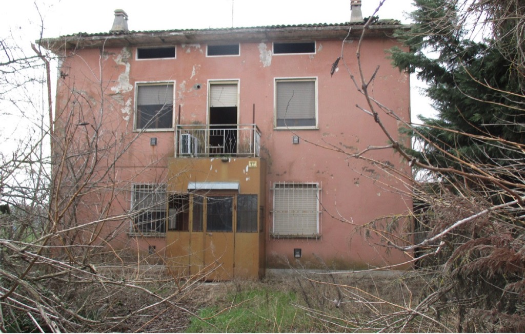Villa in vendita a Campagnola Emilia, 11 locali, prezzo € 27.000 | PortaleAgenzieImmobiliari.it